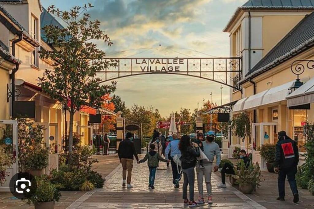 De Disney A Paris - Pre Verson 1 Chessy Kültér fotó